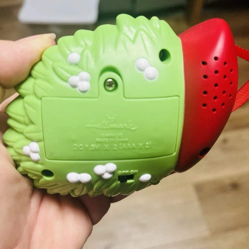 Hallmark Hoppy Hops Talking Christmas Ornament Green Hop Red Beret 2012 Novelty
